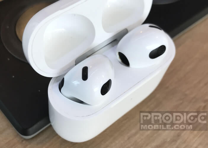 Laisser le boitier de vos Airpods ouverts pour afficher leur autonomie