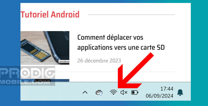 Retrouver le symbole Wifi placé à côté de l’horloge dans le coin inférieur droit de Windows